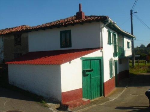 OPORTUNIDAD : VENTA DOS CASAS DE PIEDRA CON FINCA EN