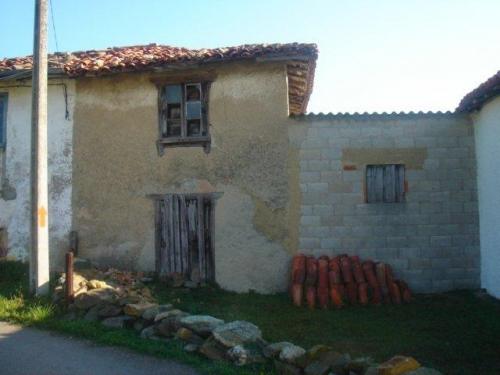 SE VENDE CASA PARA REHABILITAR EN EL CENTRO DEL PUEBLO