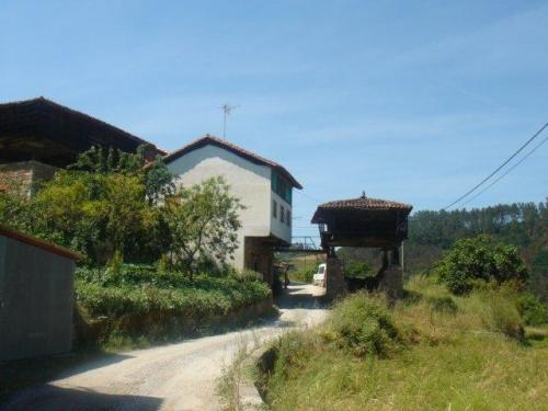 A 15 MINUTOS DE PRAVIA SE VENDEN DOS CASAS RURALES