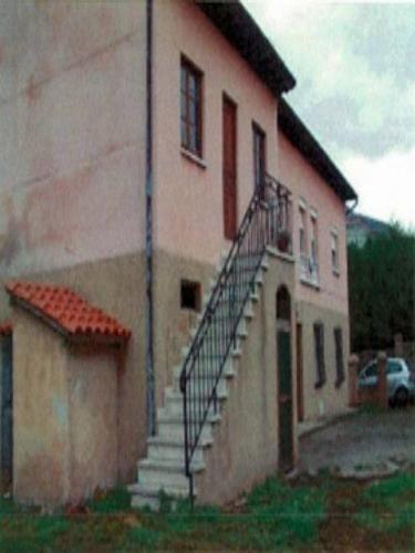 se vende casa de dos plantas de 187 m2 con