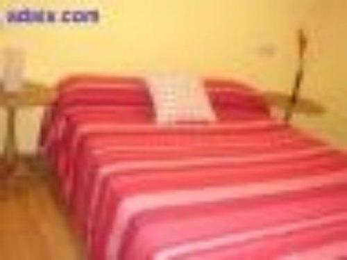 SE VENDE APARTAMENTO AMUEBLADO DE UNA HABITACION COCINA SALON BAñO