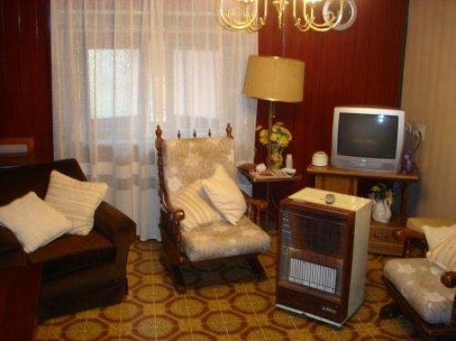 SE VENDE CASA RURAL CON BUENAS VISTAS CON HORREO ANTOJANA