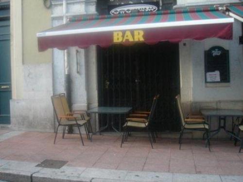 SE VENDE LOCAL COMERCIAL EN PRAVIA EN LA CALLE SAN