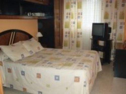 Vende piso 4planta con ascensor 3 habitaciones salon cocina baño