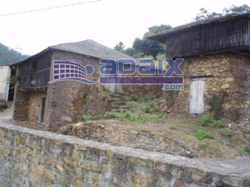 SE VENDE CASA PARA REHABILITAR CON HORREO Y FINCA A