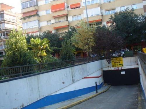 SE ALQUILA PLAZA DE GARAJE EN LA PLAZA DE LOS