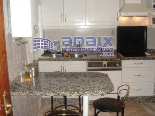 SE VENDE PISO EXTERIOR DE TRES HABITACIONES DOS BAñOS COCINA