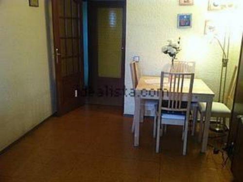 Piso en alquiler en Sants Badal. Amueblado y en buen