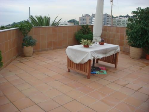 CASA NUEVA CON GARAJE. Se vende en Mataró zona vía