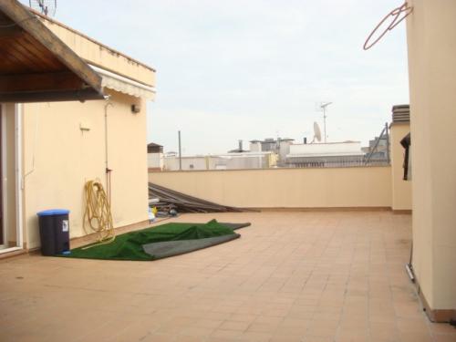 EXCELENTE PISO CON TERRAZA Vivienda de 100m de reciente construcción