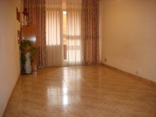 PISO DEFINITIVO CON TERRAZA Estupenda vivienda en comunidad con ascensor