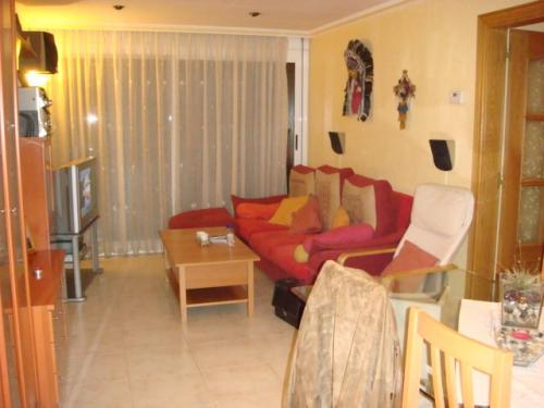 COMO NUEVA VIVIENDA CON ASCENSOR y totalmente reformada con: Amplio