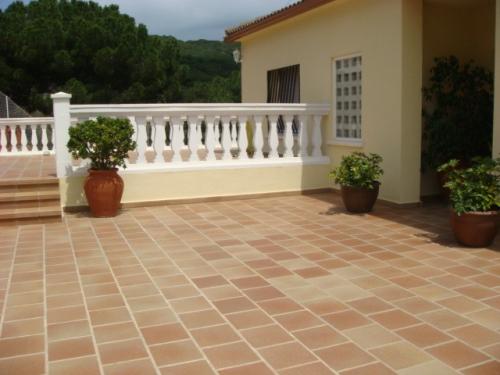 INMPECABLE TANTO INTERIORES COMO EXTERIORES Torre de alto standing hecha