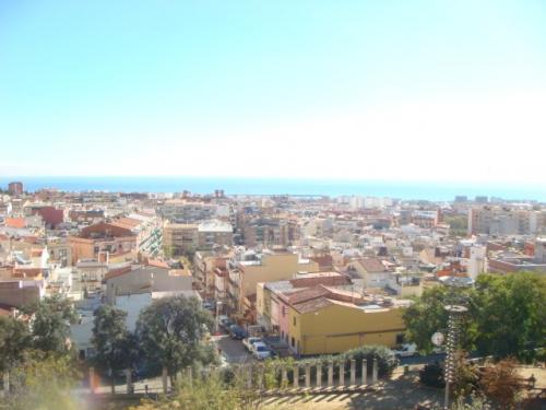 MUY SOLEADO CON EXCELENTES VISTAS Piso grande de 90m comunidad