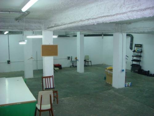 LOCAL SEMI-SOTANO DE 310 MTS Tiene entrada a través de