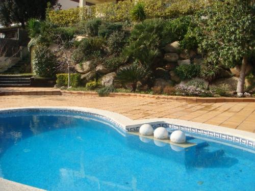 VIVIENDA ÚNICA DE ALTO ESTANDING impresionante casa estratégicamente ubicada dentro