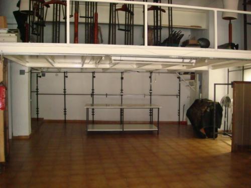 LOCAL muy comercial de 120m planta baja 60m de altillo