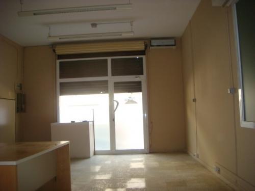 MATARO/EIXAMPLE Local comercial en alquiler de 45m2 persiana automática A/A