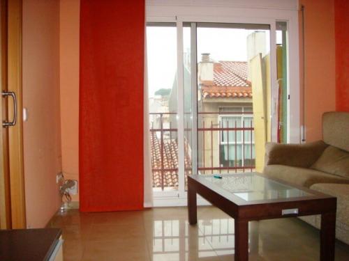 TOTALMENTE REFORMADO CON ASCENSOR piso alto de 81 m2 en