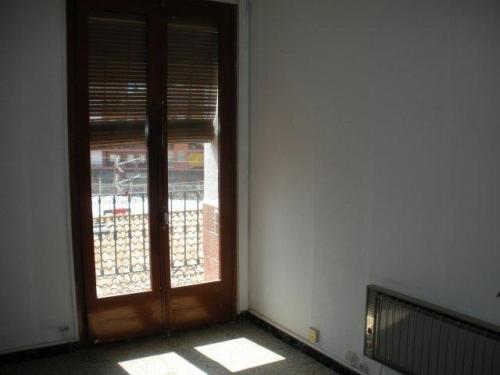 Piso en alquiler en Sants. 80 m2 3 habitaciones baño