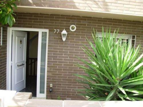 Casa Unifamiliar adosada en Badalona Zona de Bufala tiene suelo