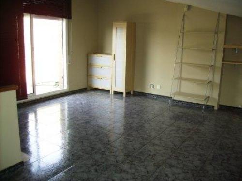 Zona: BUFALa (107.500.000 Pts). La casa tiene suelo de gres