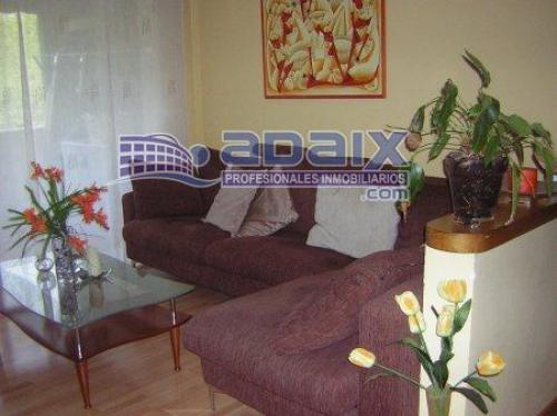 ZONA: LLOREDA. (39.000.000pts) Suelo parket reformado totalmente calefacciOn aire