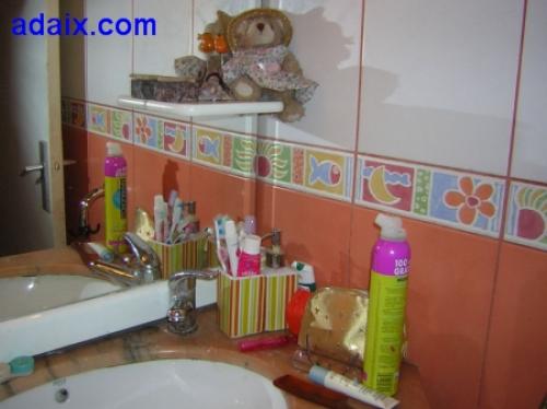 Zona: LLEFIA BAJA. Suelo de gres baño y cocina reformados