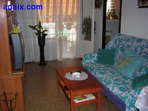 ZONA: LA SALUD. Buen estado de conservaciOn carpinteria en aluminio