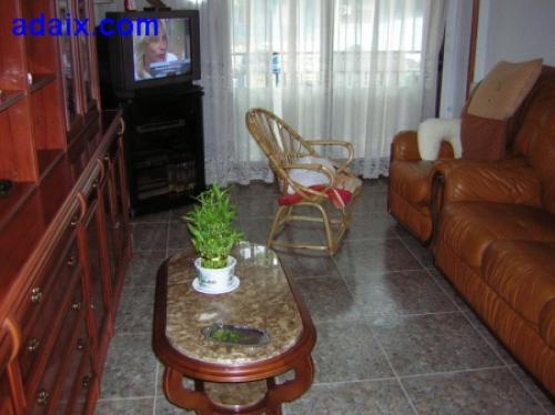 ZONA: MONTIGALA. A.A. CalefacciOn gres cerezo cuarto trastero y patio