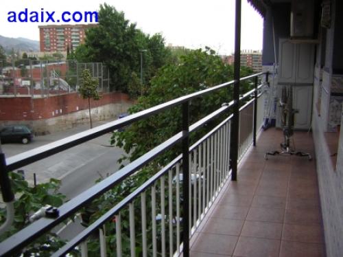 ZONA: SISTRELLS. Reformado gres sapelly A.A. CalefacciOn altillos de carga