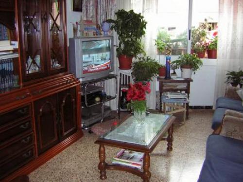 ZONA: LA SALUD. Baño y cocina reformados carpinteria aluminio parking