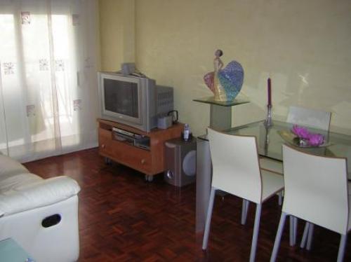 ZONA: LLOREDA.( 49.300.000pts ) Parquet haya altillos bomba calor/frio balc&oac