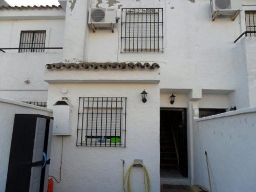 Alquiler de precioso adosado en la zona de El Manantial