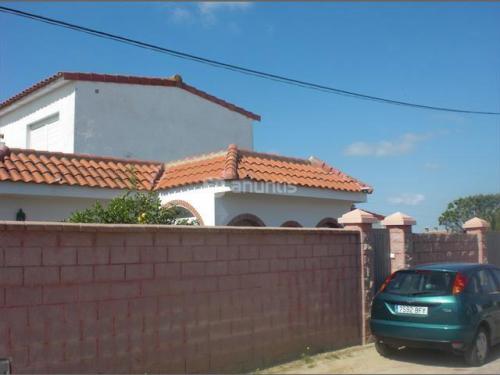 Chalet independiente en la carretera de Sanlucar. Vivienda distribuida en
