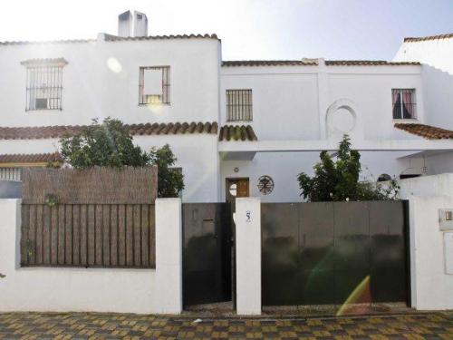 urbanizacion El Tomillar . Vivienda situada en una zona privada