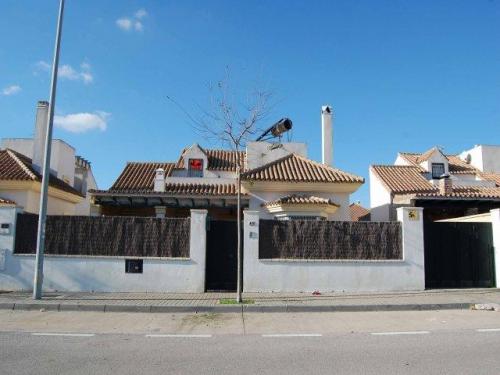 Chalet independiente de 450m2 de parcela en Jerez de la