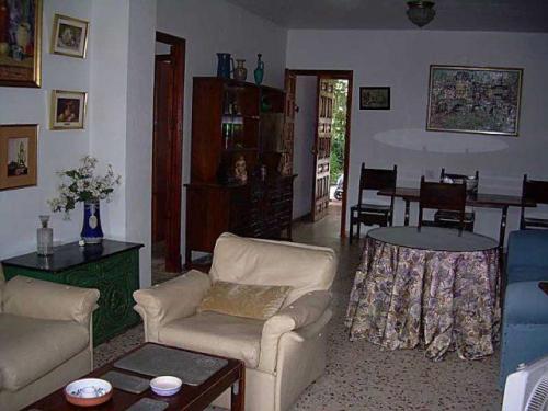 Alquiler anual de hermosos chalet independiente en Vistahermosa lo mejor