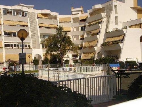 Magnifico piso en edificio de lujo. Suelos de marmol. gas