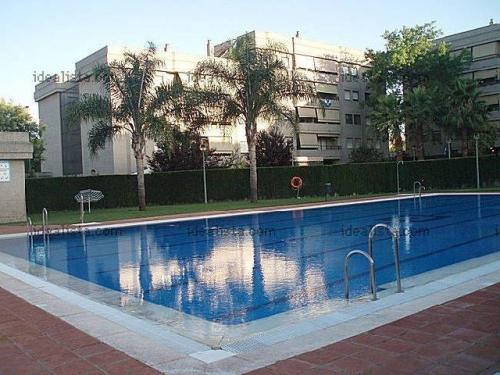 PISO EN URB. PRIVADA LAVADERO COCINA AMUEBLADA 2 PATIOS PZ.