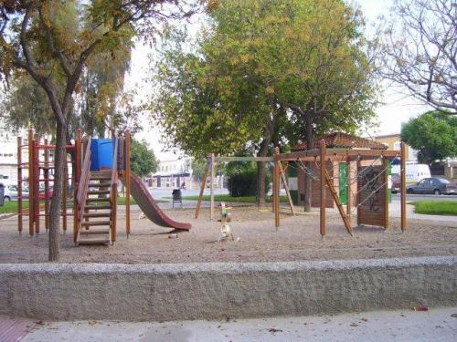 BONITO PISO. BAñO CON PLACA DE DUCHA Y REFORMADO. SUELO