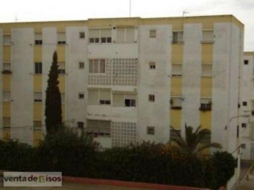 Piso en Jerez de la Frontera de tres dormitorios. Es
