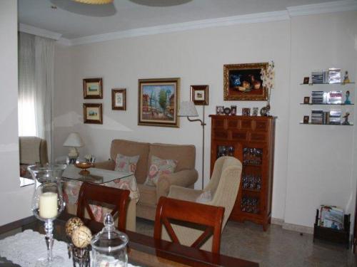 PRECIOSO PISO EN EL CENTRO. AMPLIO. LUMINOSO. BUENA VISTA. COCINA