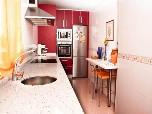 PRECIOSO EN EL CENTRO A/ACON. A ESTRENAR. TOTALMENTE AMUEBLADO. CERCA