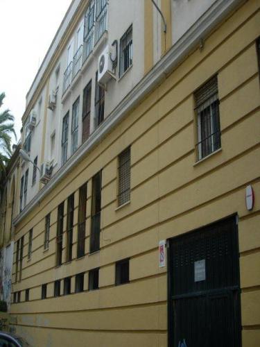 COMODO Y AMPLIO piso en el centro 2 dormitorios salOn-comedor