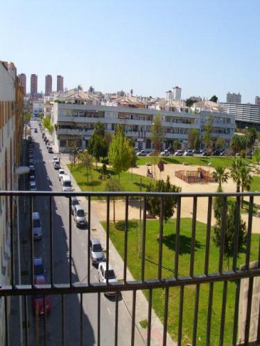 AMPLIO PISO EN LA ZONA DEL CAMPUS UNIVERSITARIO. TERRAZA. LAVADERO.