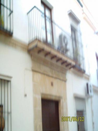 BONITO PISO EN CENTRO HISTORICO. ZONA TRANQUILA Y SEGURA. TOTALMENTE