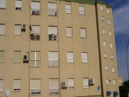 AMPLIO LUMINOSO COCINA AMUEBLADA BAñO REFORMADO ASCENSOR ZONA TRANQUILA BUENA