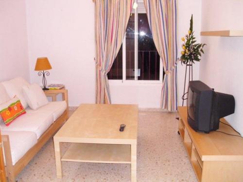 COQUETO PISO EN URB. PRIVADA. JARDIN. TODO EXTERIOR. TOTALMENTE AMUEBLADO.ASCENSOR.