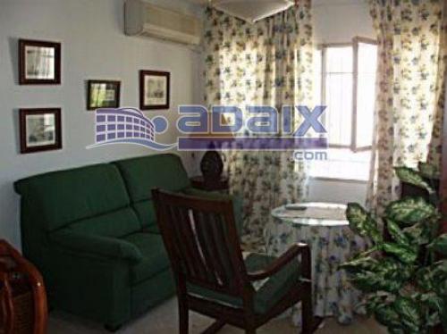 Piso en alquiler en la zona de El Retiro. Consta